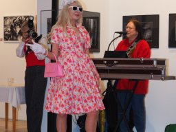 Fashion Show in der Contemplor Galerie Wien am 14. 03. 2024